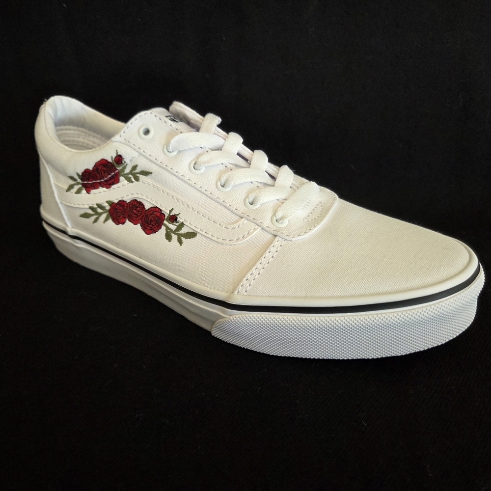 Vans Off the Wall Shoes Missy Size 5.5 White w/Embroidered Roses New w/out Box